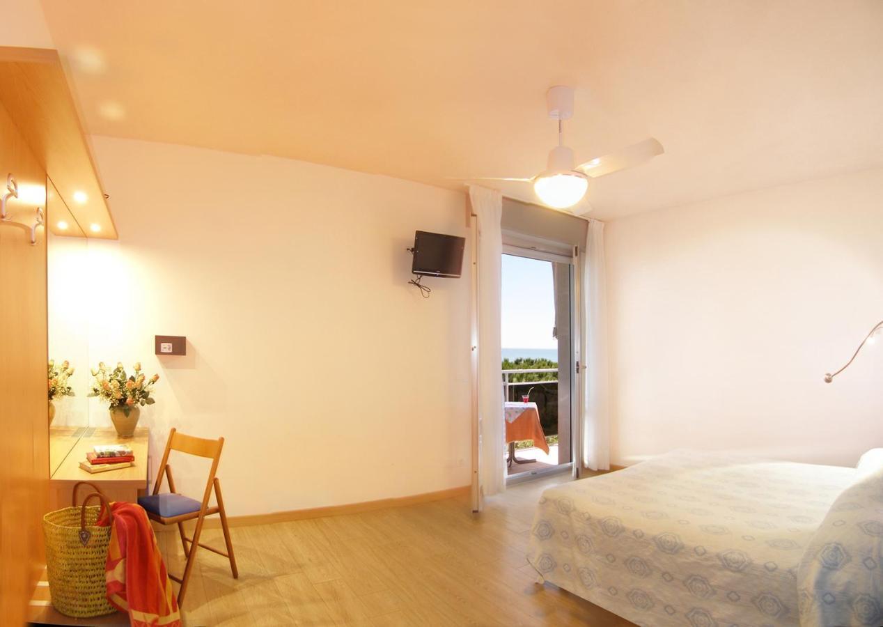 Hotel Bertha Fronte Mare リド・ディ・イエゾロ エクステリア 写真