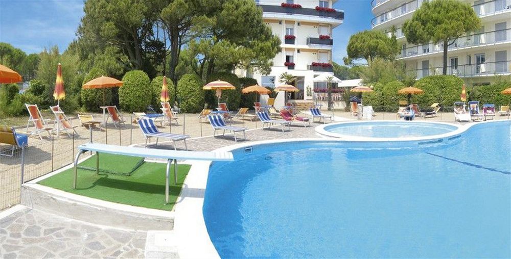 Hotel Bertha Fronte Mare リド・ディ・イエゾロ エクステリア 写真