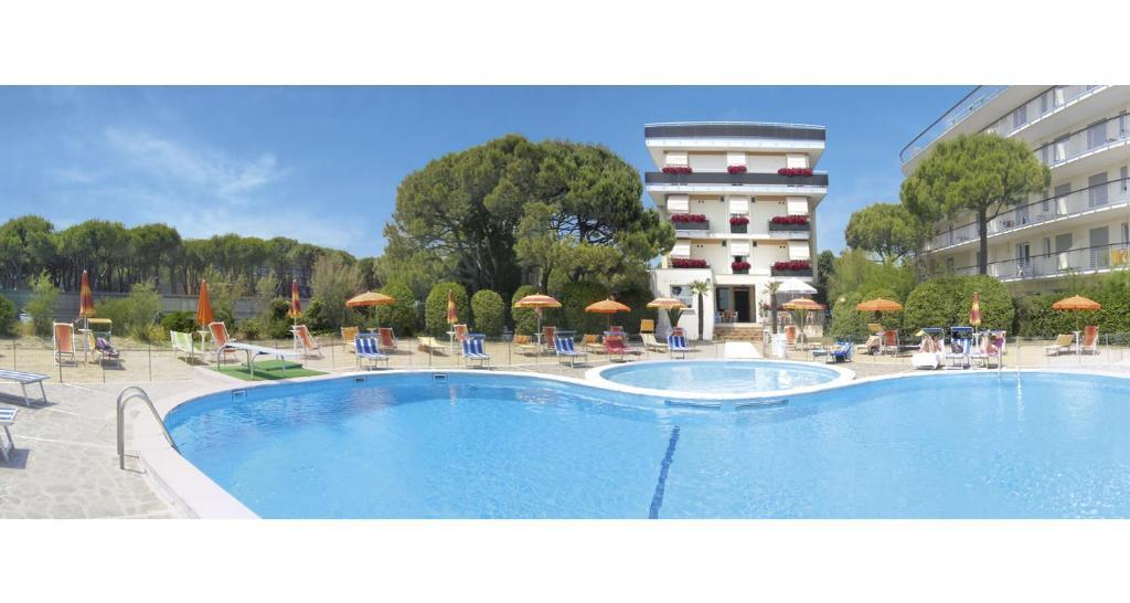 Hotel Bertha Fronte Mare リド・ディ・イエゾロ エクステリア 写真