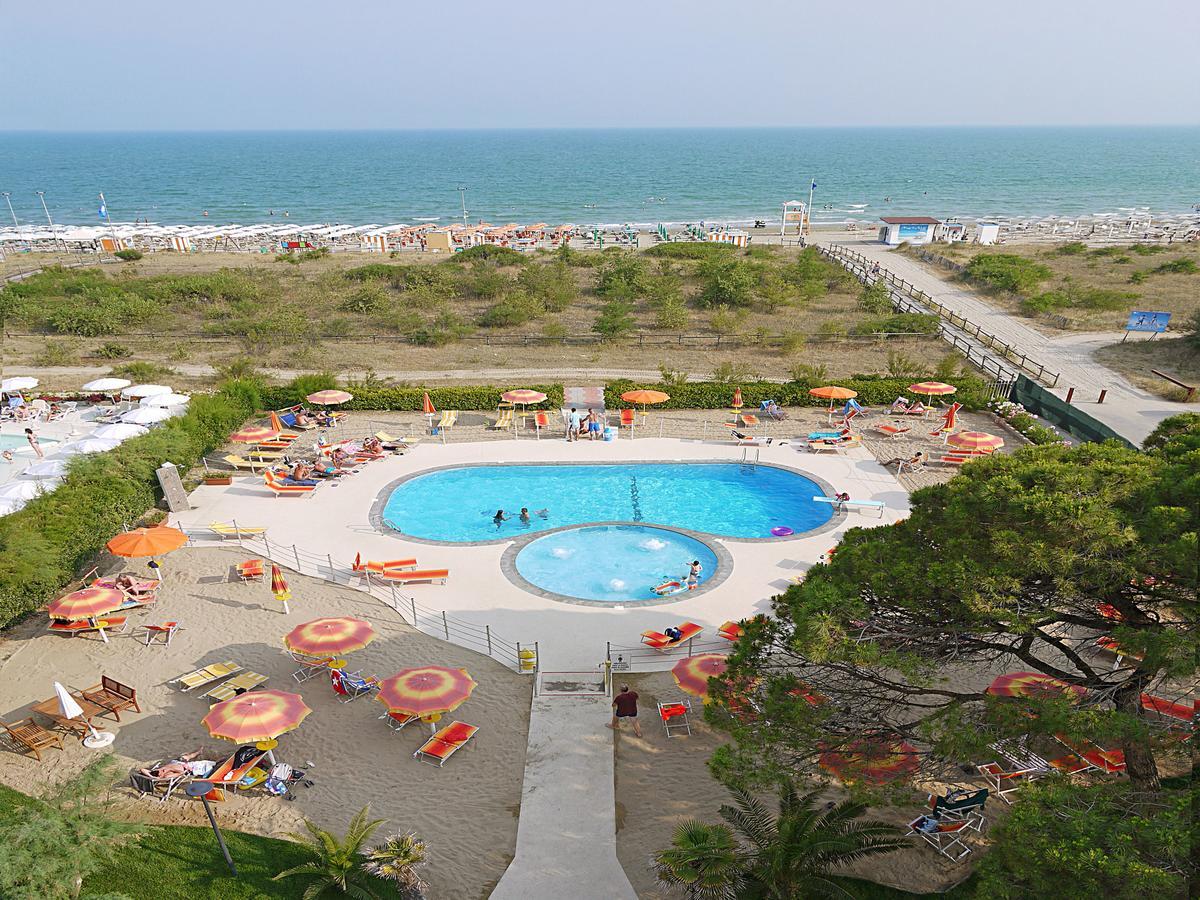 Hotel Bertha Fronte Mare リド・ディ・イエゾロ エクステリア 写真