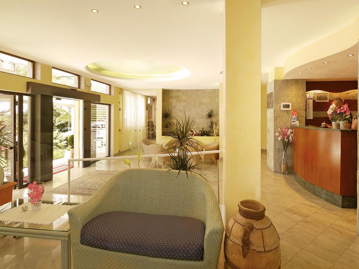 Hotel Bertha Fronte Mare リド・ディ・イエゾロ エクステリア 写真