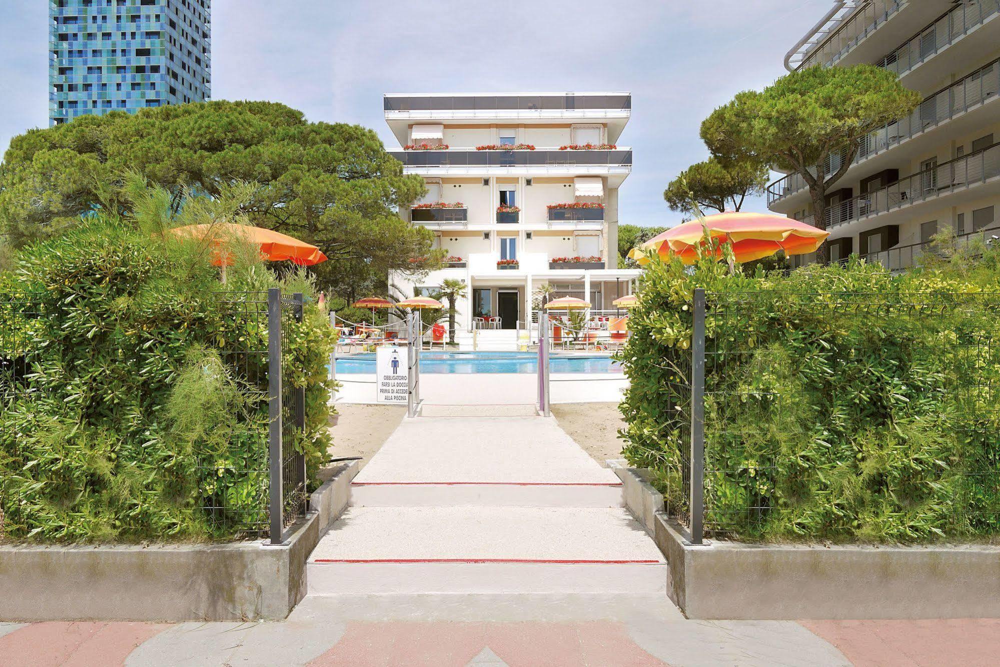Hotel Bertha Fronte Mare リド・ディ・イエゾロ エクステリア 写真