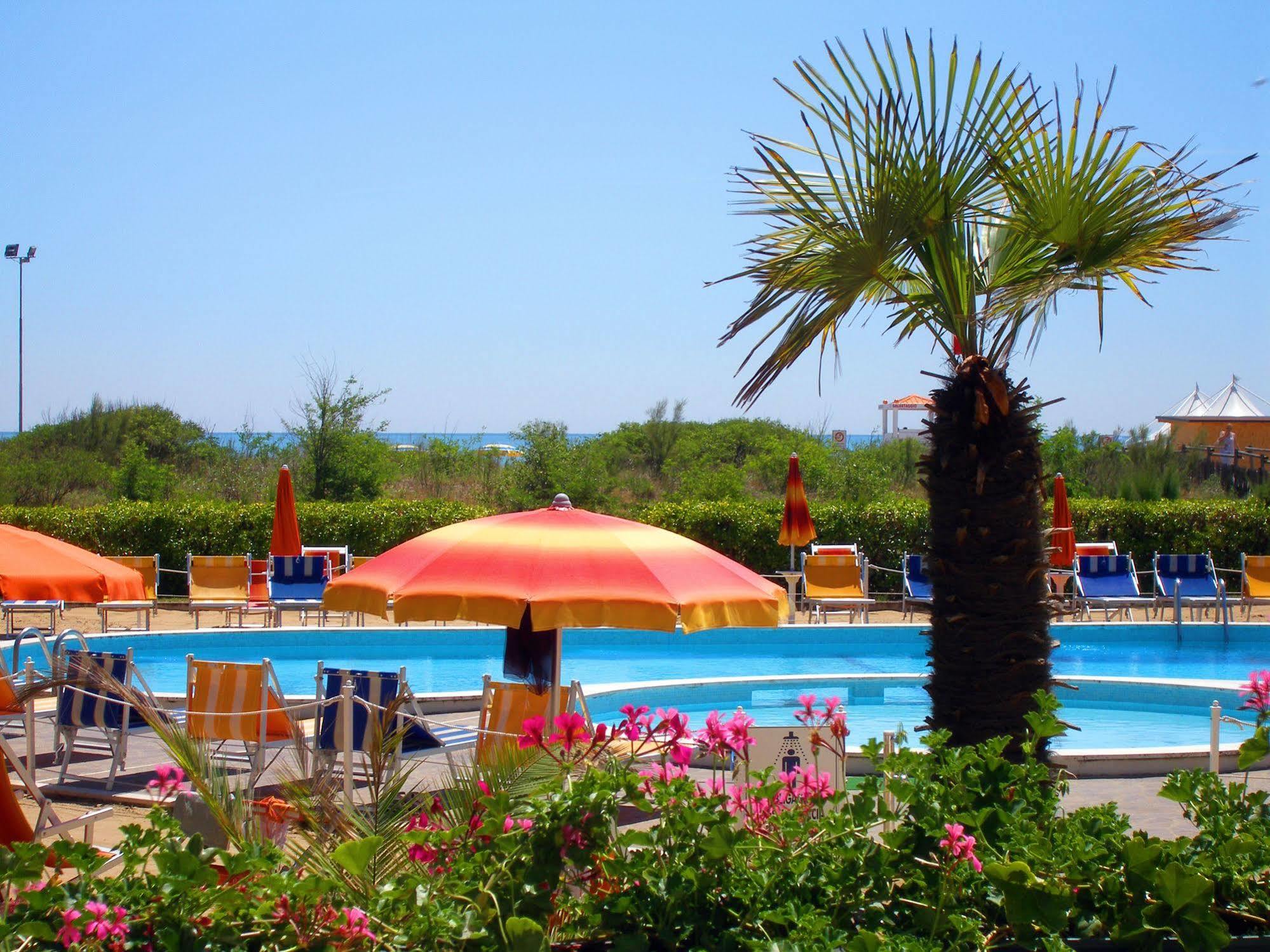 Hotel Bertha Fronte Mare リド・ディ・イエゾロ エクステリア 写真