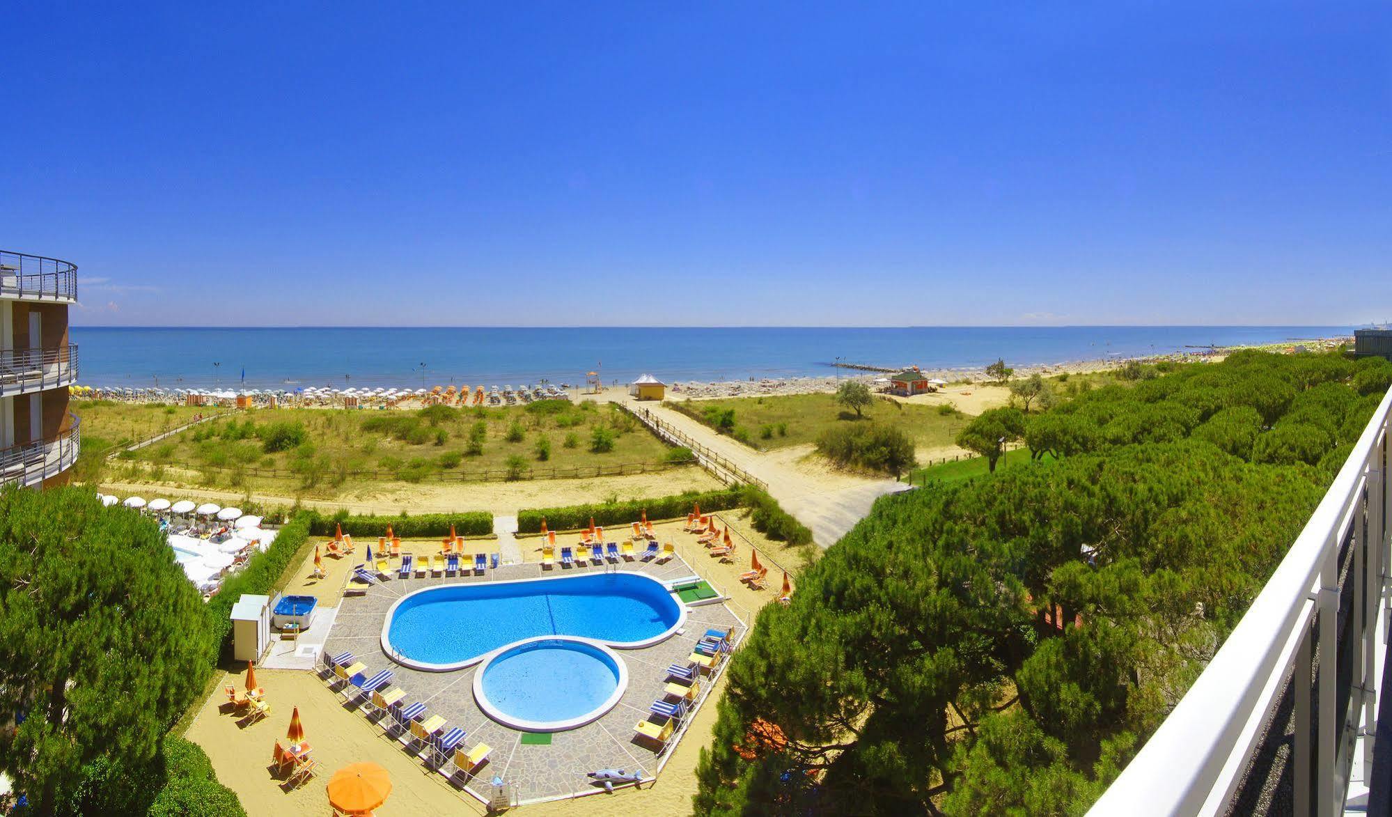 Hotel Bertha Fronte Mare リド・ディ・イエゾロ エクステリア 写真
