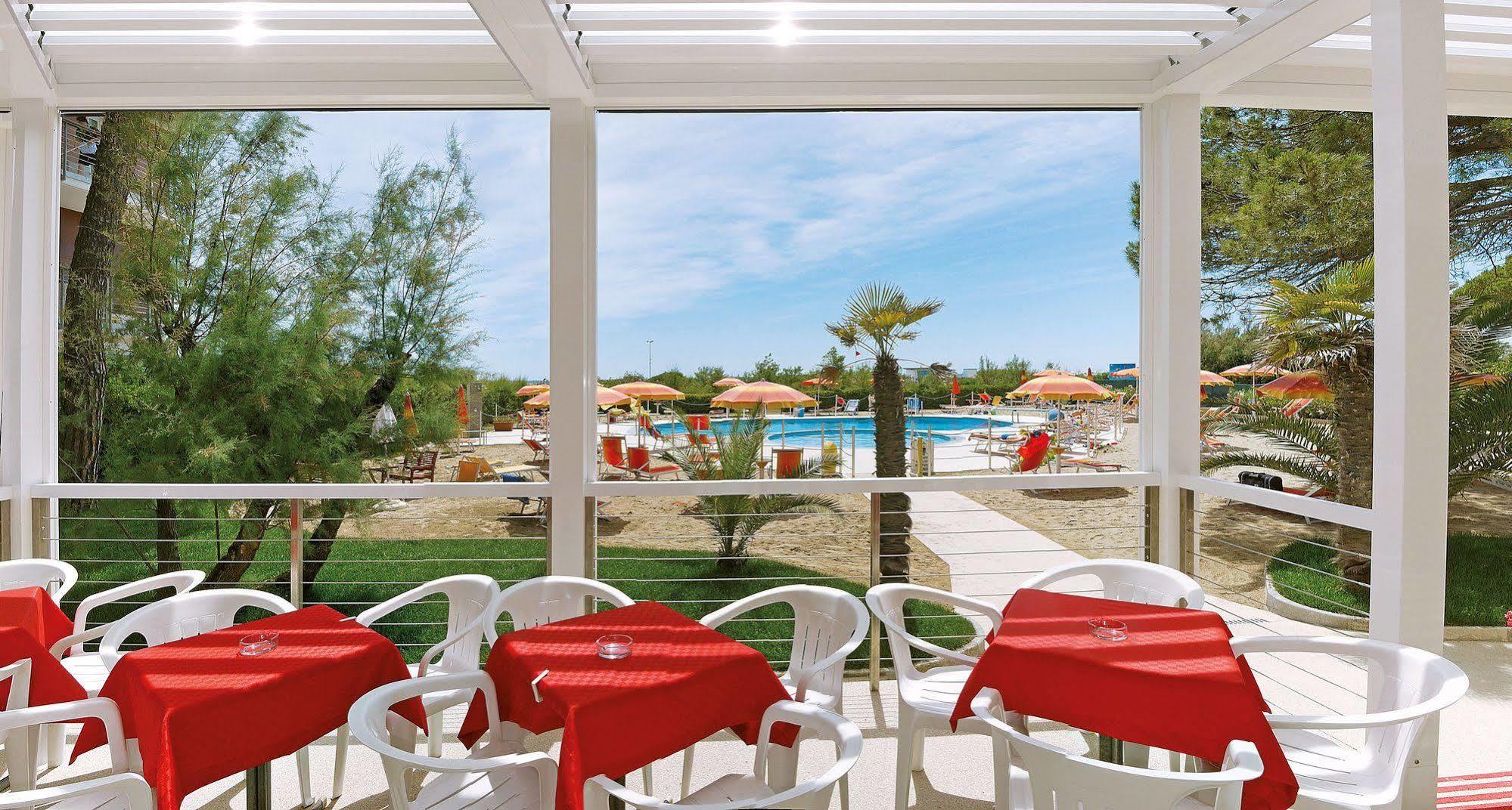 Hotel Bertha Fronte Mare リド・ディ・イエゾロ エクステリア 写真