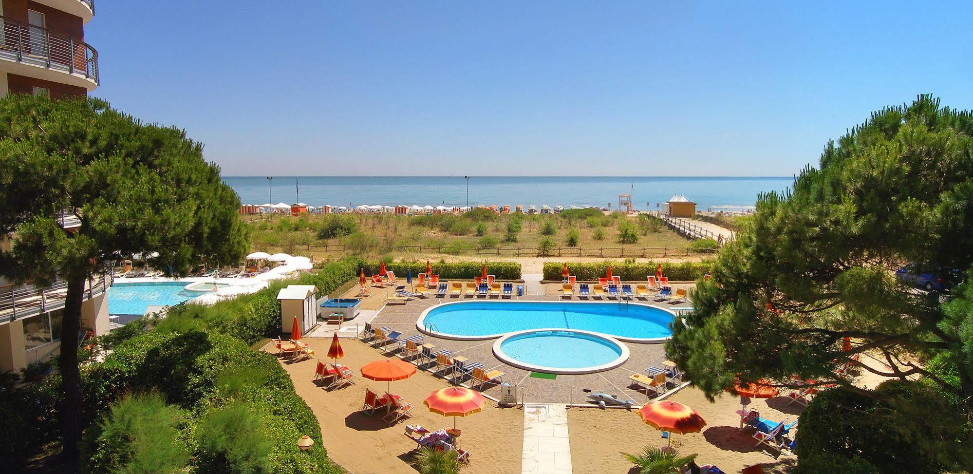 Hotel Bertha Fronte Mare リド・ディ・イエゾロ エクステリア 写真