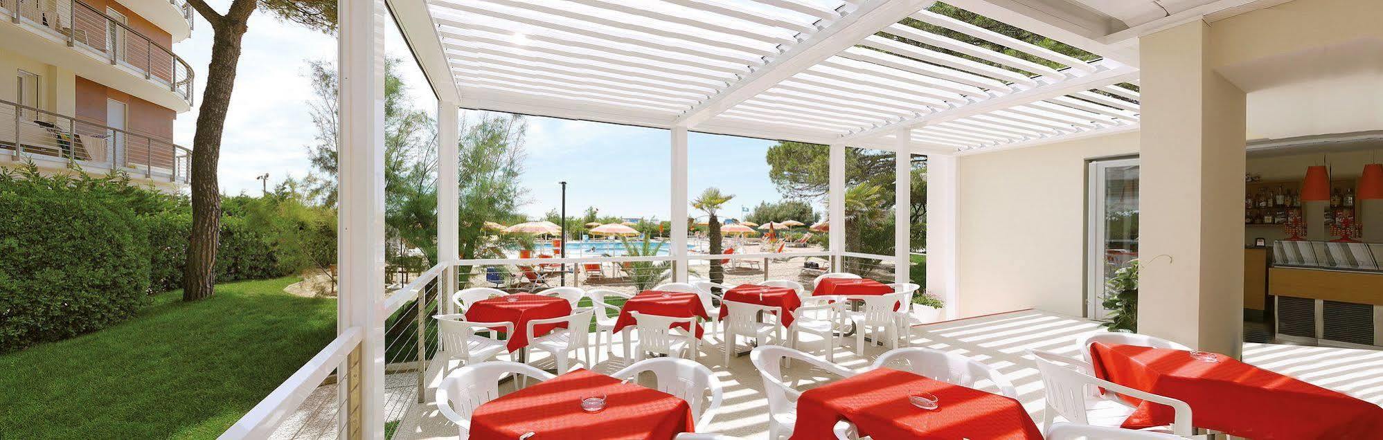 Hotel Bertha Fronte Mare リド・ディ・イエゾロ エクステリア 写真